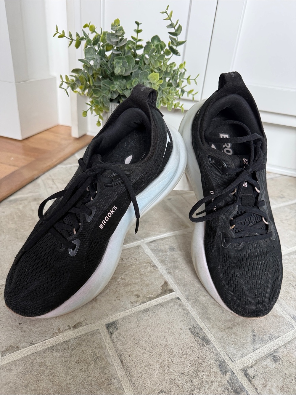 Brooks Women's Glycerin 22 Neutral Running Shoes | Size 9 | Pre-owned - Picture 8 of 9